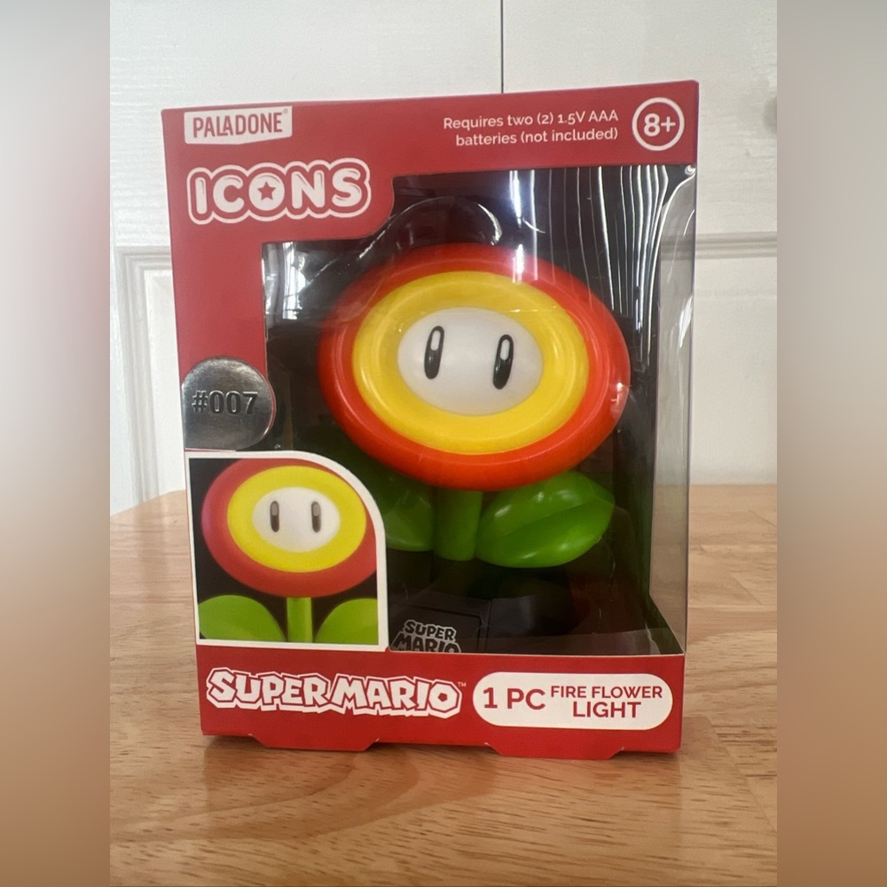 Super Mario Fire Flower Light #007-Paladone Icons-Brand New